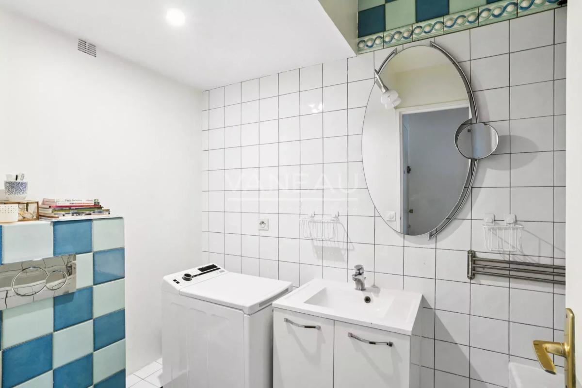 Paris XVe - Sèvres Lecourbe / Blomet : Studio calme et lumineux