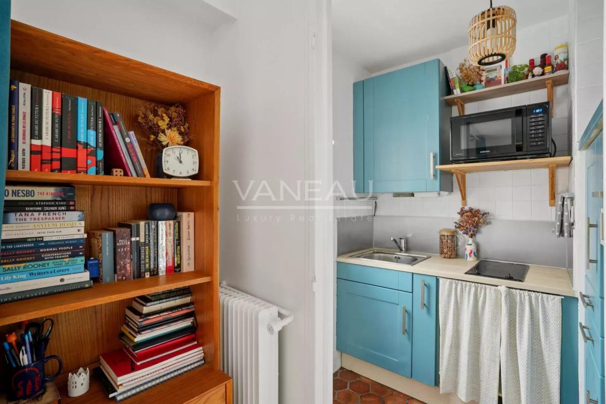 Paris XVe - Sèvres Lecourbe / Blomet : Studio calme et lumineux