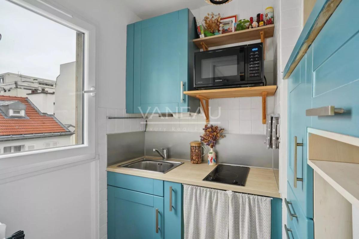 Paris XVe - Sèvres Lecourbe / Blomet : Studio calme et lumineux