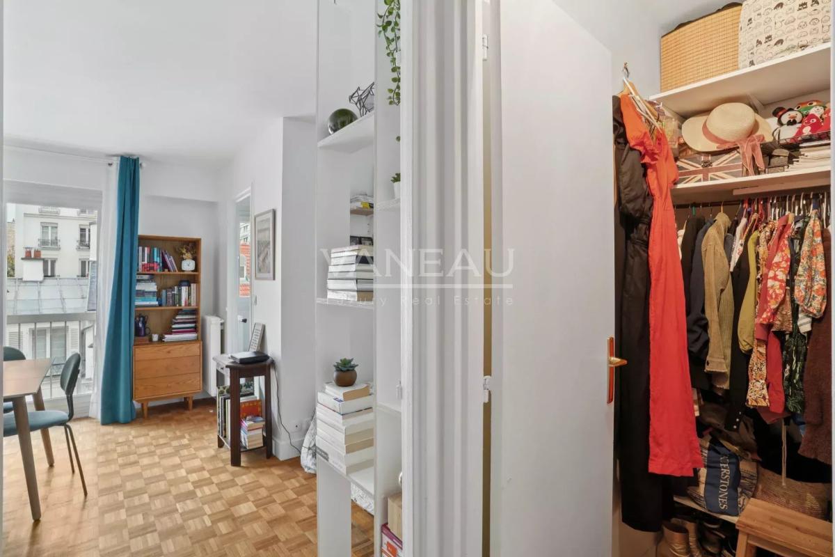 Paris XVe - Sèvres Lecourbe / Blomet : Studio calme et lumineux