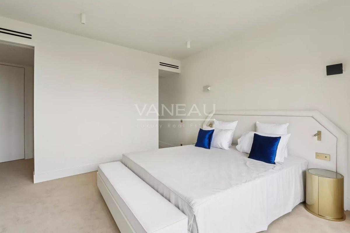 PARIS XVIe - Trocadéro - Vue Panoramique, étage élevé.