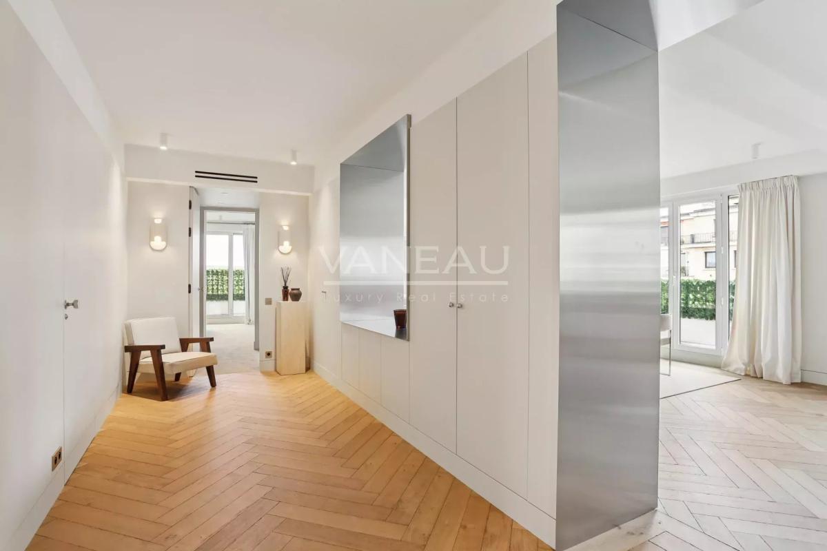 PARIS XVIe - Trocadéro - Vue Panoramique, étage élevé.