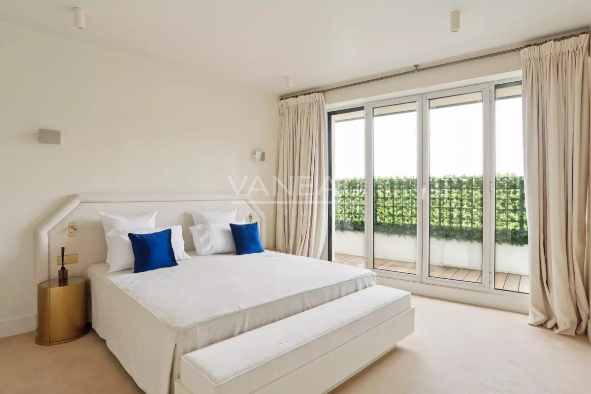 PARIS XVIe - Trocadéro - Vue Panoramique, étage élevé.