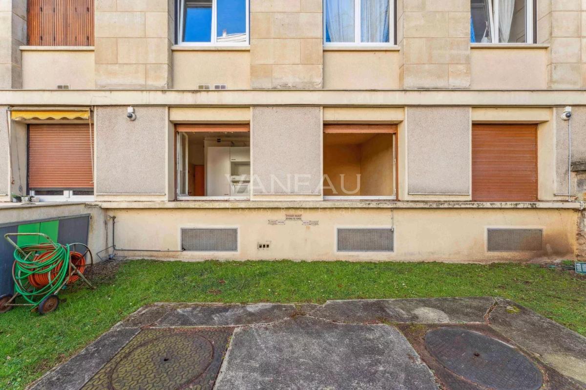 Paris 15e  Lourmel - 4 pièces sur jardin baigné de soleil !