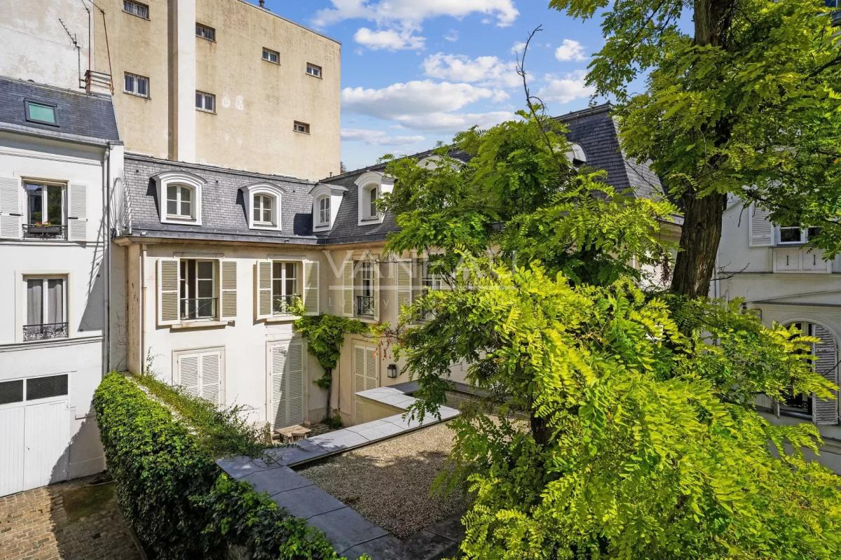 Avenue Gabriel - Duplex de charme