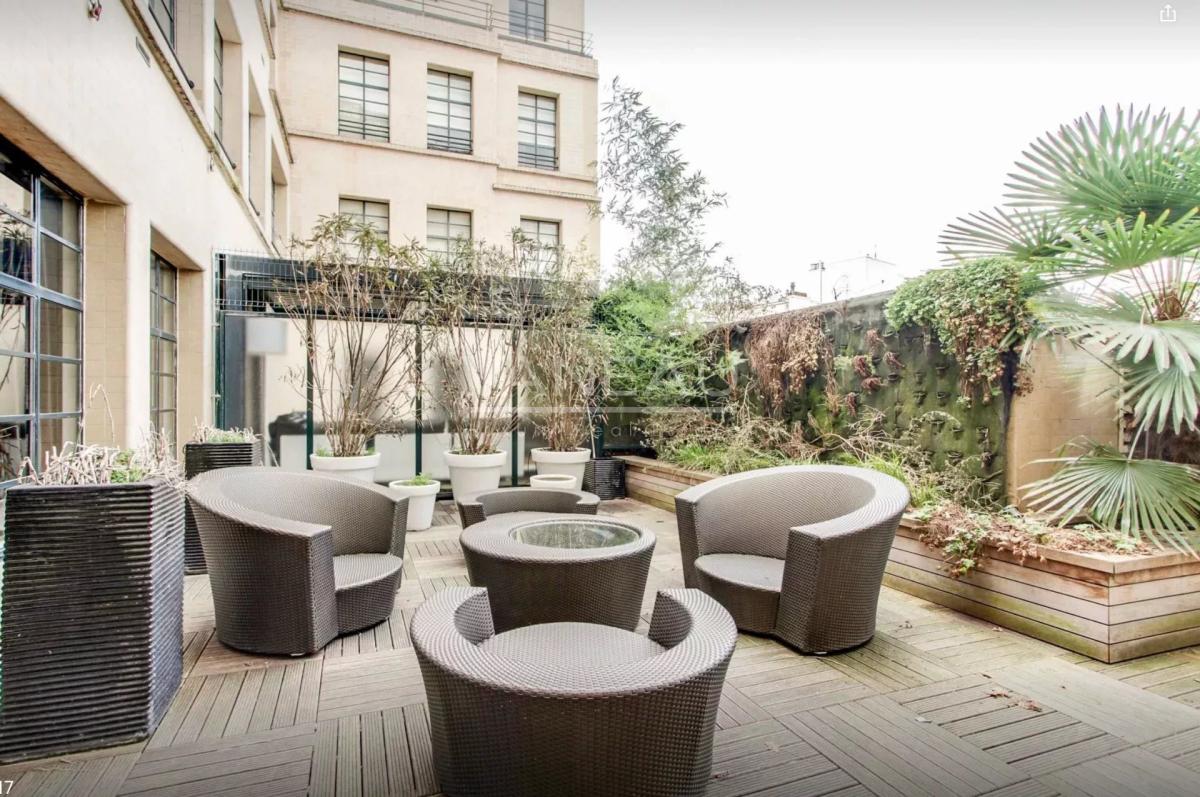 Paris VIII - Bel appartement avec  terrasse