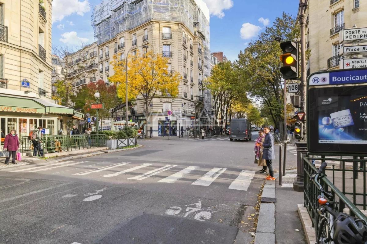 Paris 15ème Boucicaut - 3 pièces avec balcon et vue  dégagée sur