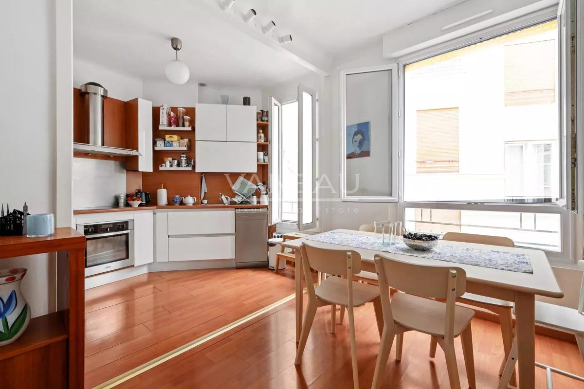 Rue Cambronne Trois pièces