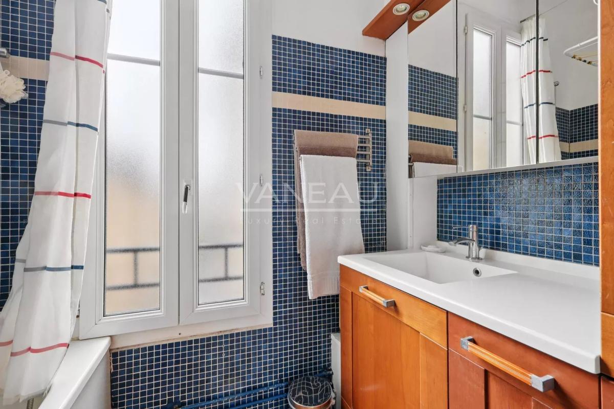 Rue Cambronne Trois pièces