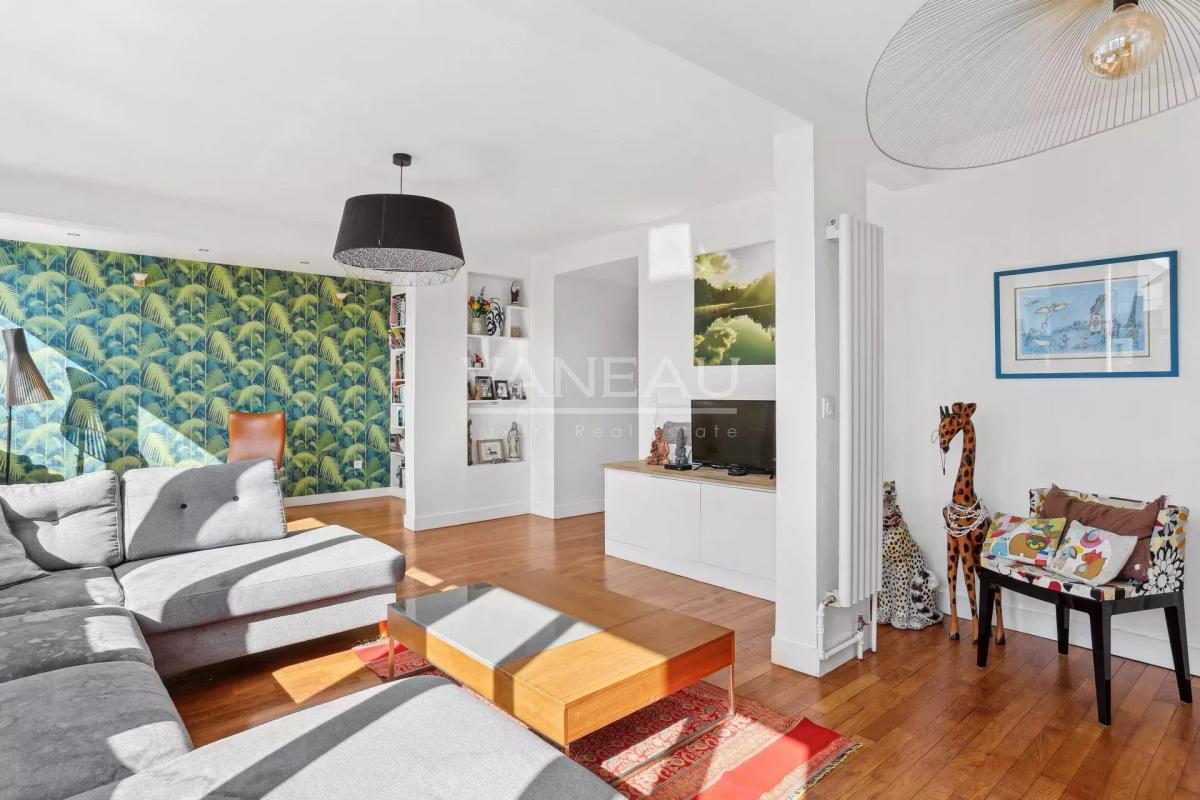 Boulogne Billancourt, Appartement familial en dernier étage avec