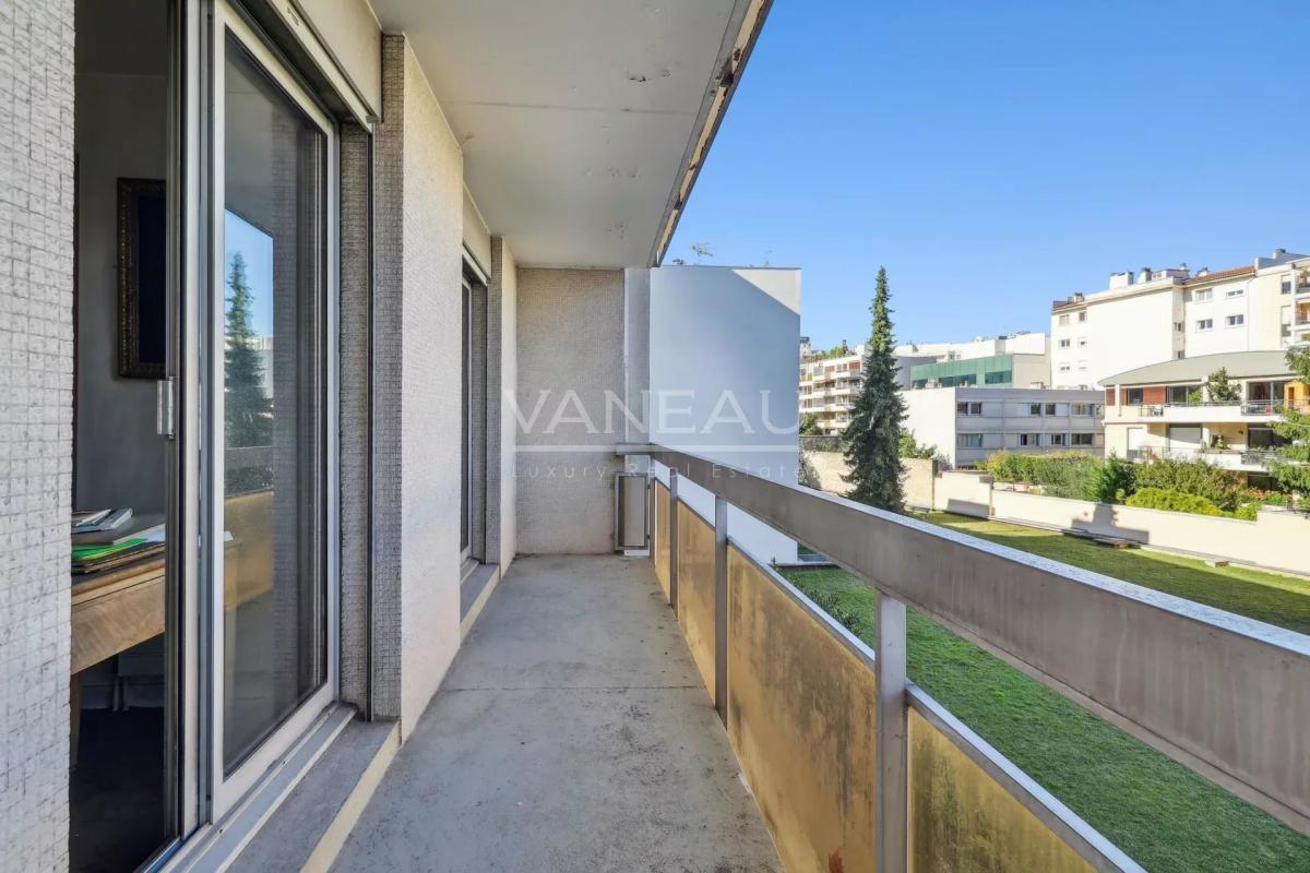 Appartement familial avec deux balcons terrasses