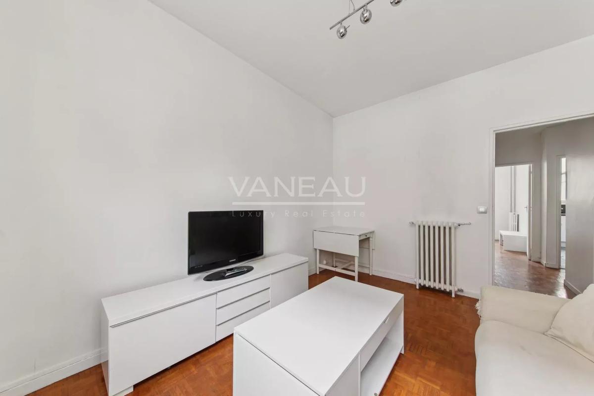 Métro Commerce - Deux pièces