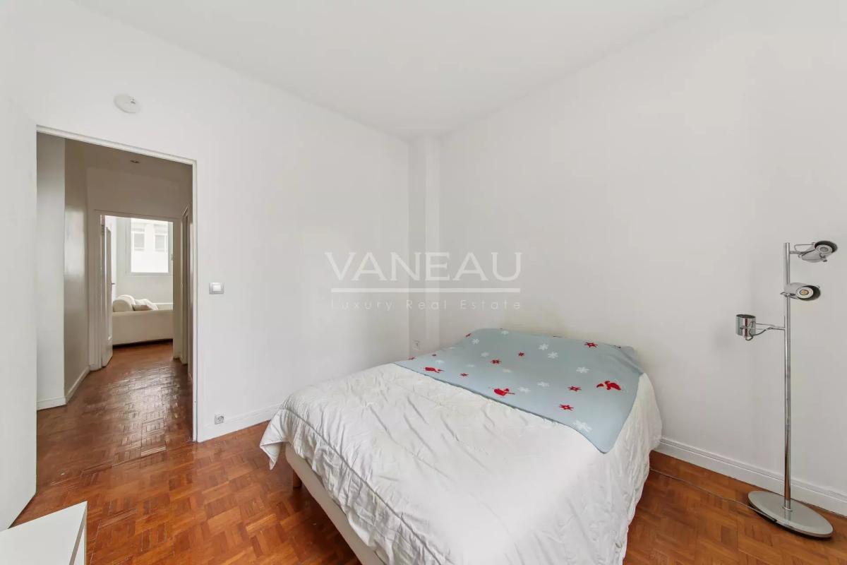 Métro Commerce - Deux pièces