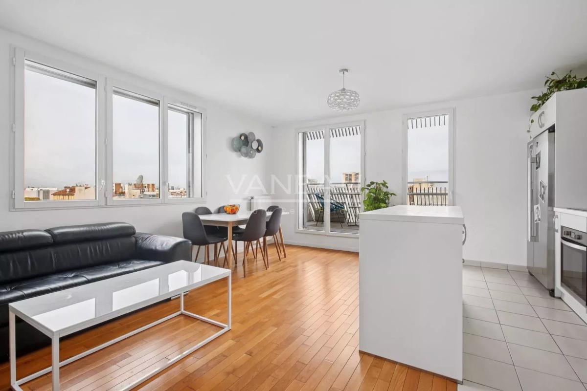 BOULOGNE - DERNIER ETAGE - BALCON / TERRASSE