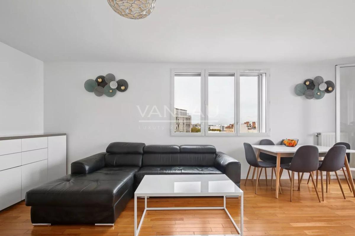 BOULOGNE - DERNIER ETAGE - BALCON / TERRASSE