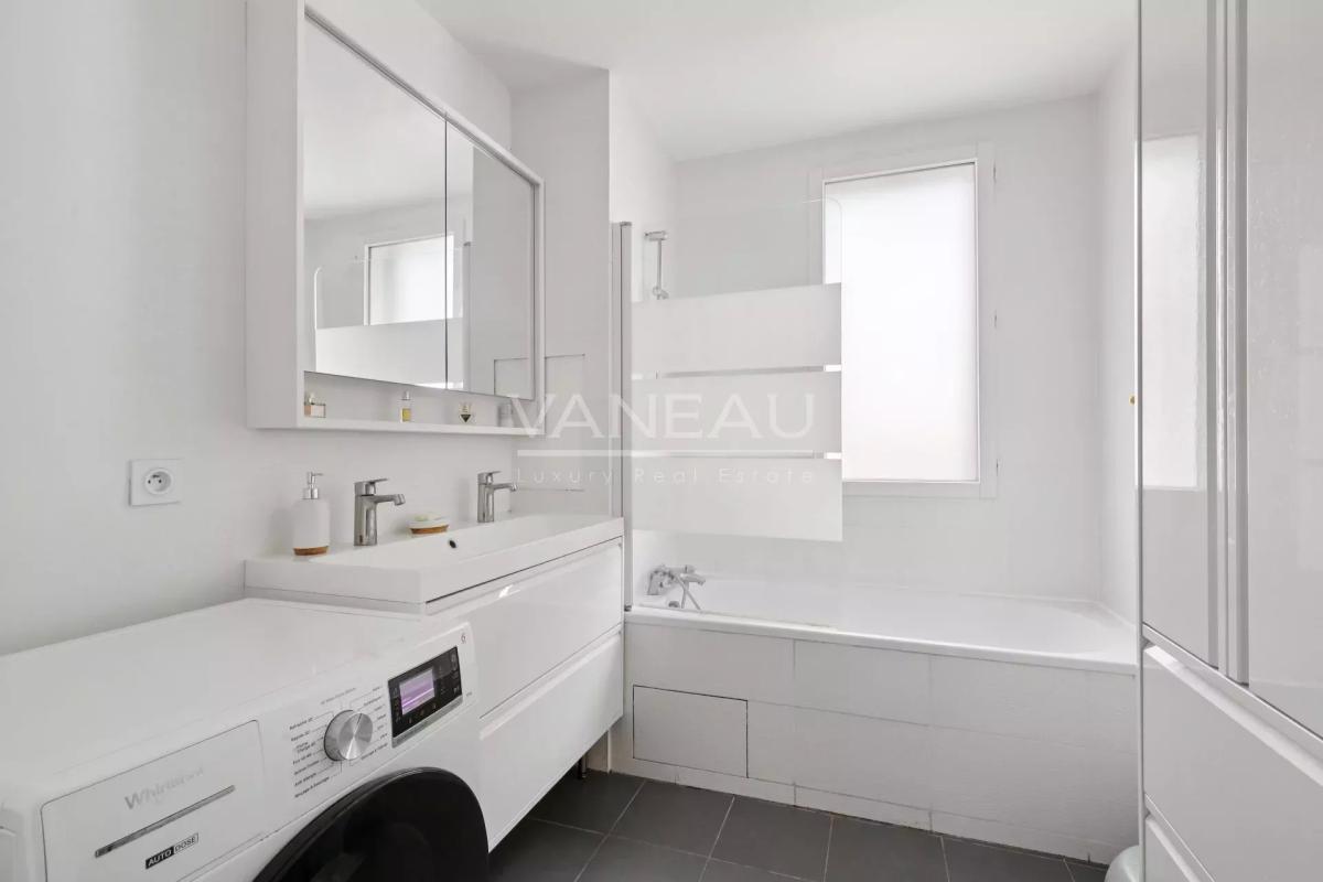 BOULOGNE - DERNIER ETAGE - BALCON / TERRASSE