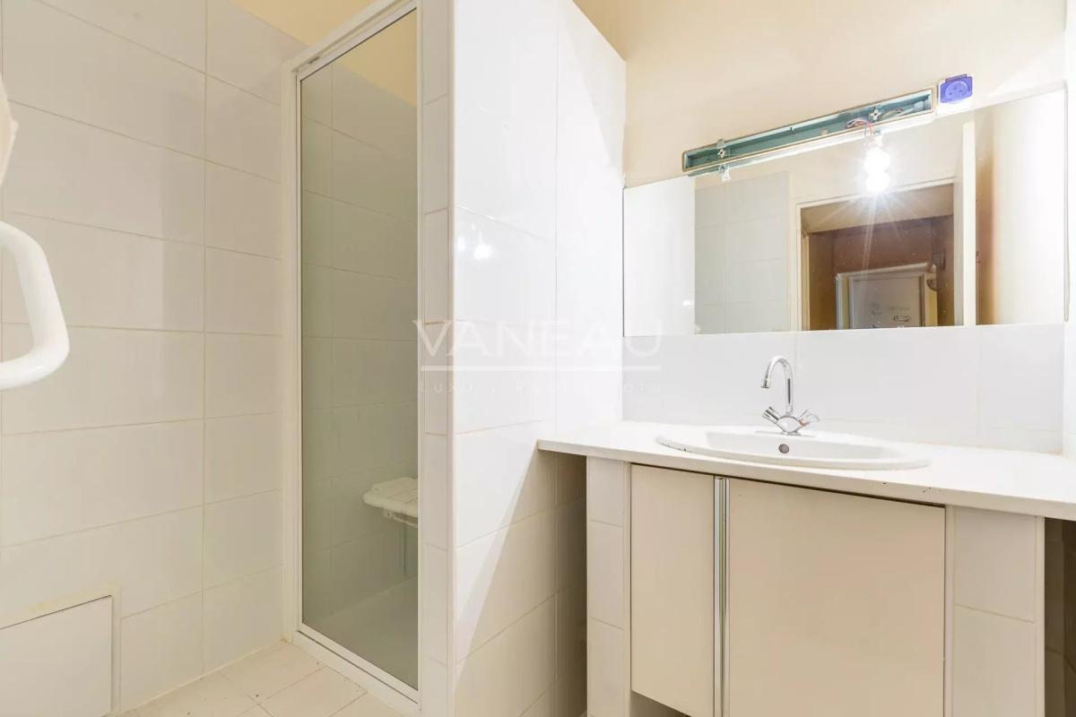 Paris 15e  Lourmel - 4 pièces sur jardin baigné de soleil !