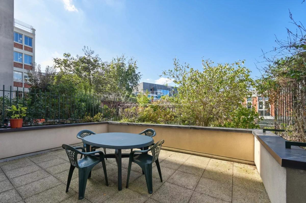 Paris XV - Volontaires / Pasteur : Appartement trois pièces avec