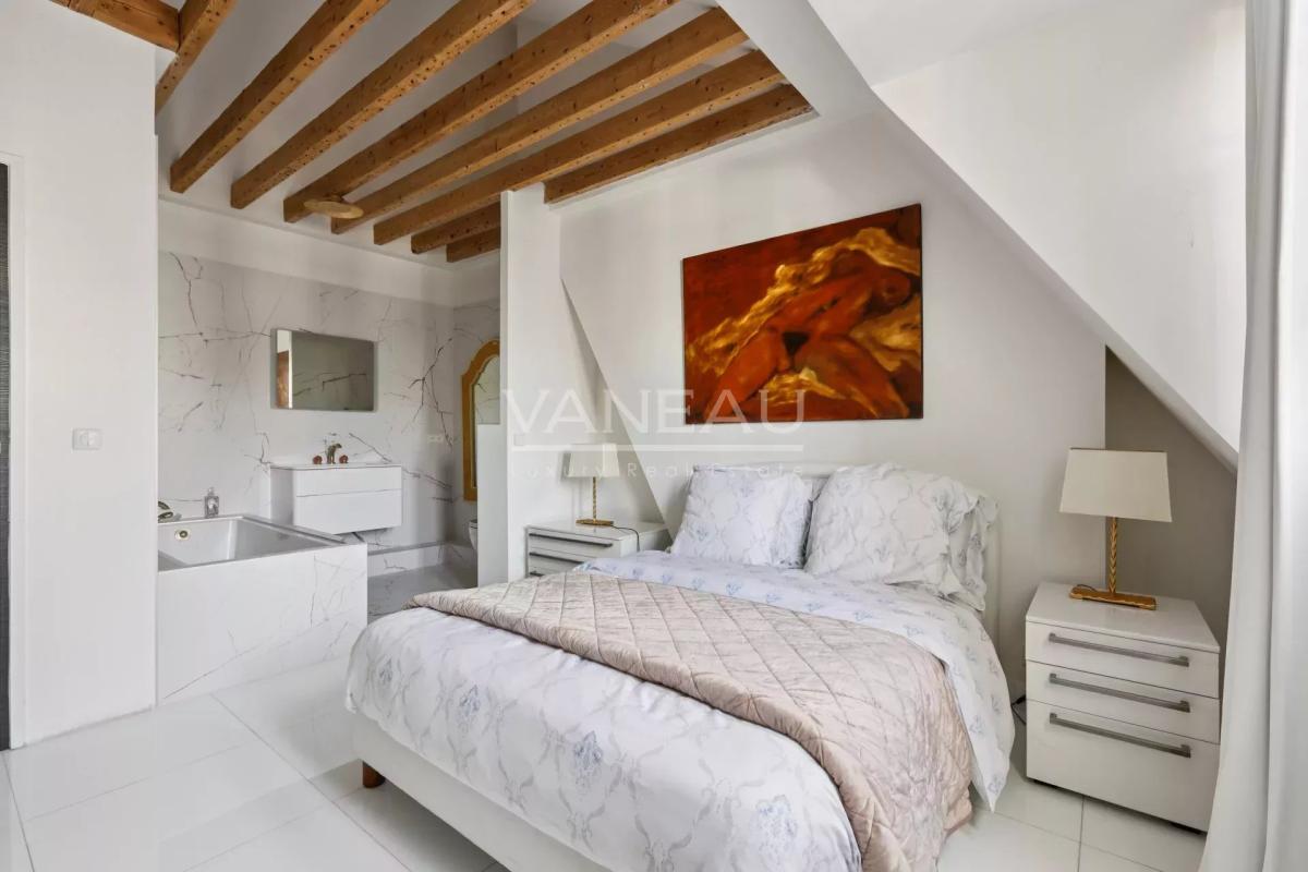 PARIS XVIe - Victor Hugo - Bel appartement dernier étage, vue To