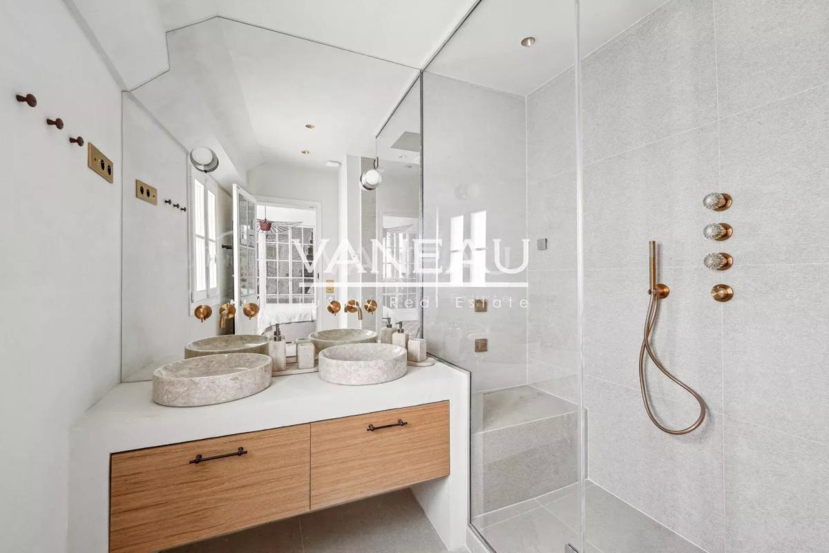 Paris VIe - Odéon - Luxueux pied-à-terre intégralement rénové au