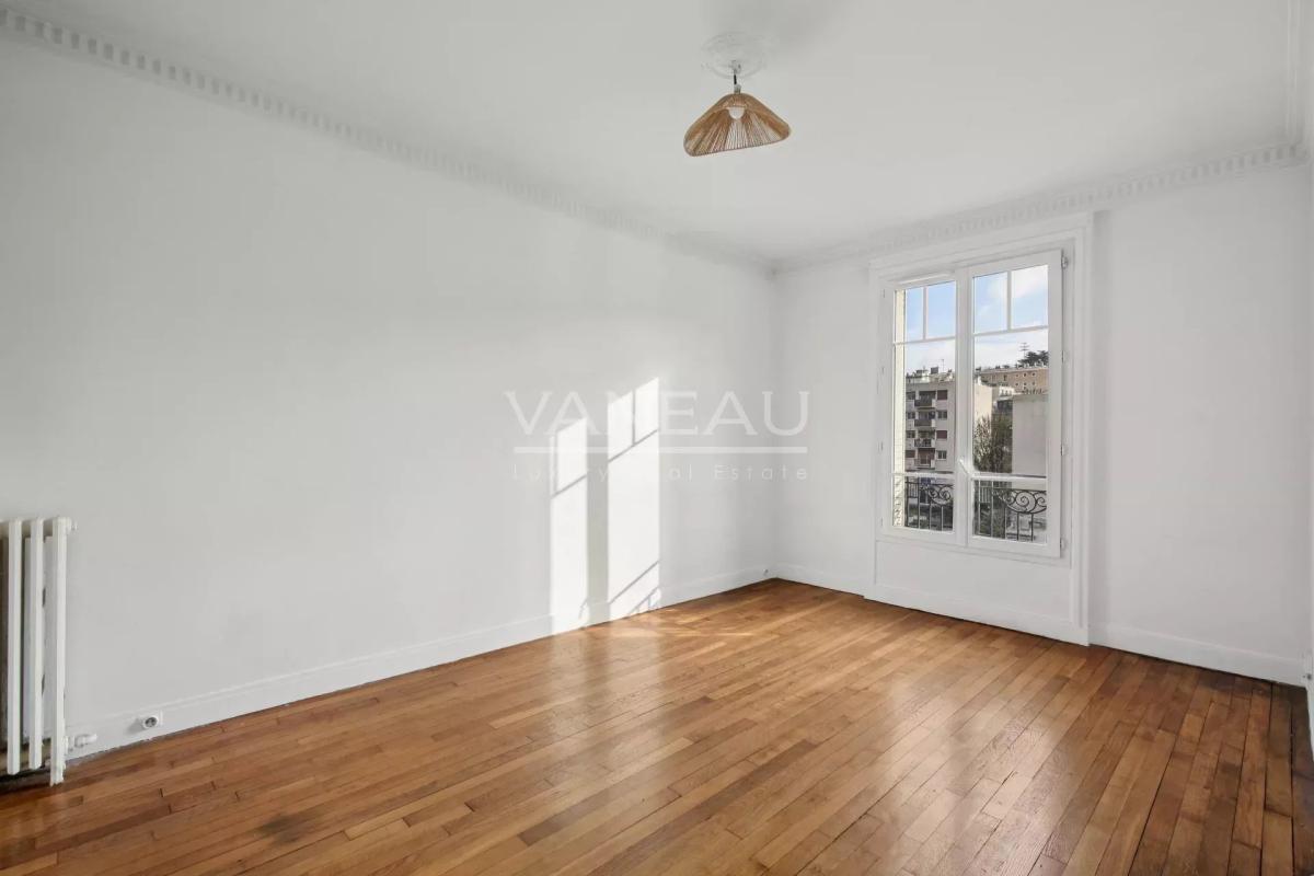 MEUDON - EN ETAGE AVEC ASCENSEUR ET SANS VIS A VIS