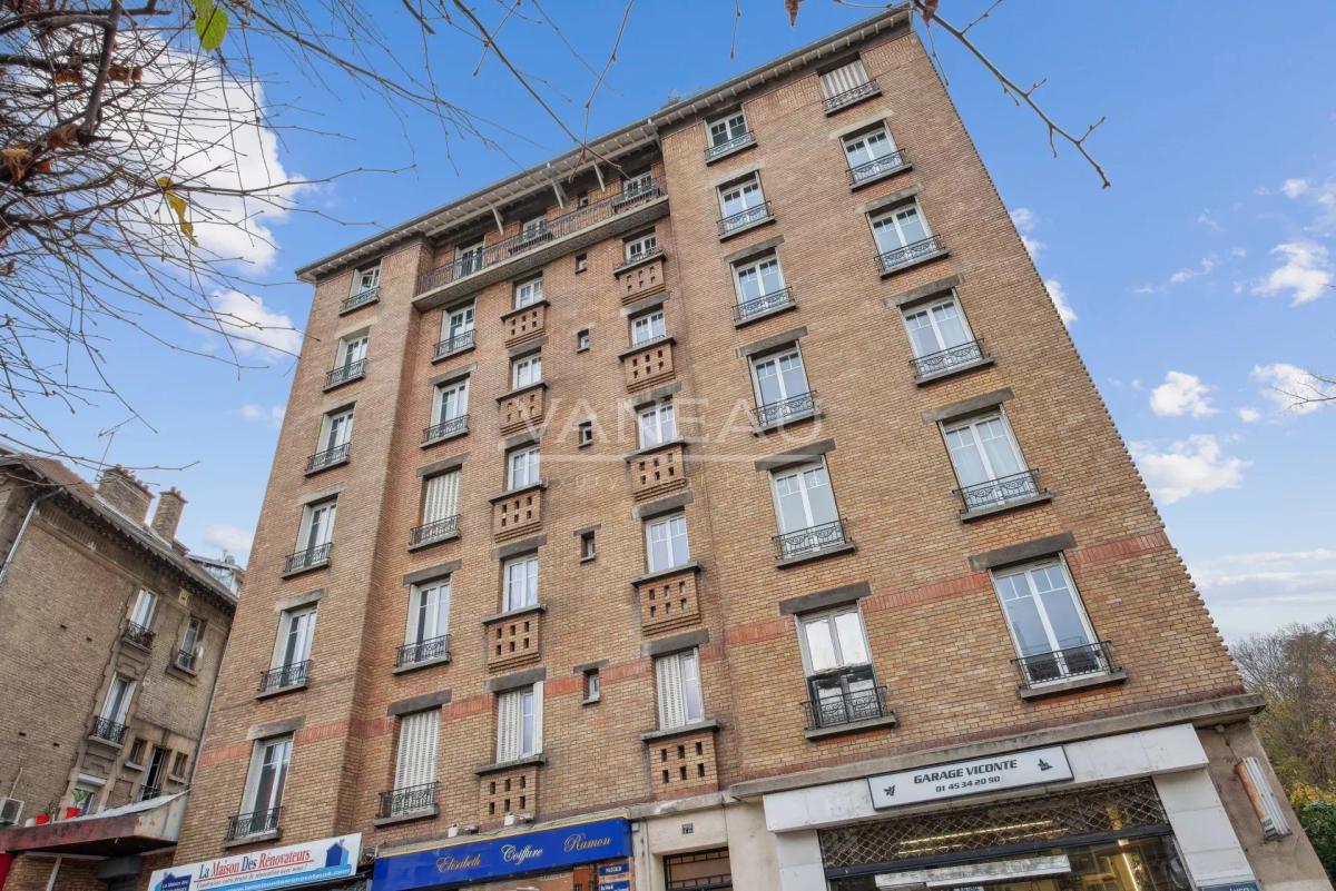 MEUDON - EN ETAGE - ASCENSEUR - VUE DEGAGEE