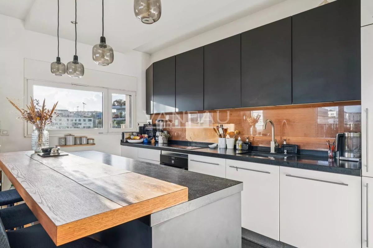 BOULOGNE - ETAGE ELEVE - BALCON TERRASSE