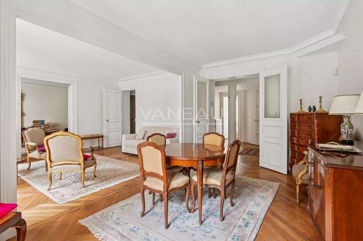 Neuilly sur Seine - Bel ancien - vues jardins