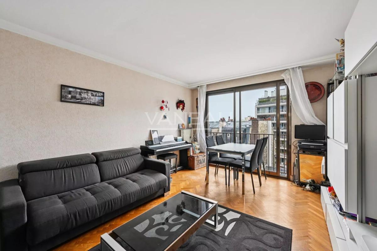 PARIS XVe : Pasteur / Montparnasse - trois pièces calme et lumin