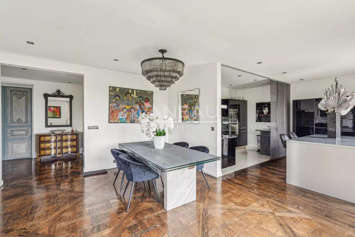 Neuilly Sur Seine - Dernier étage avec vue panoramique face au b