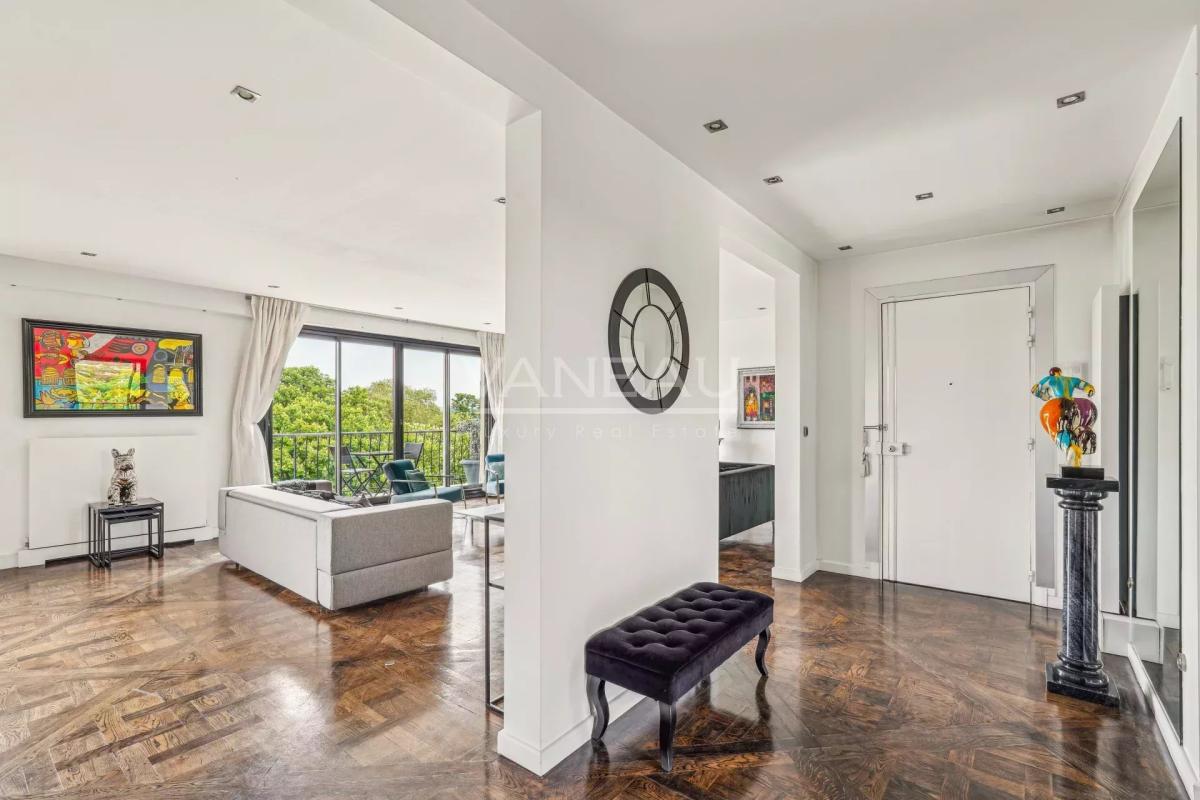 Neuilly Sur Seine - Dernier étage avec vue panoramique face au b