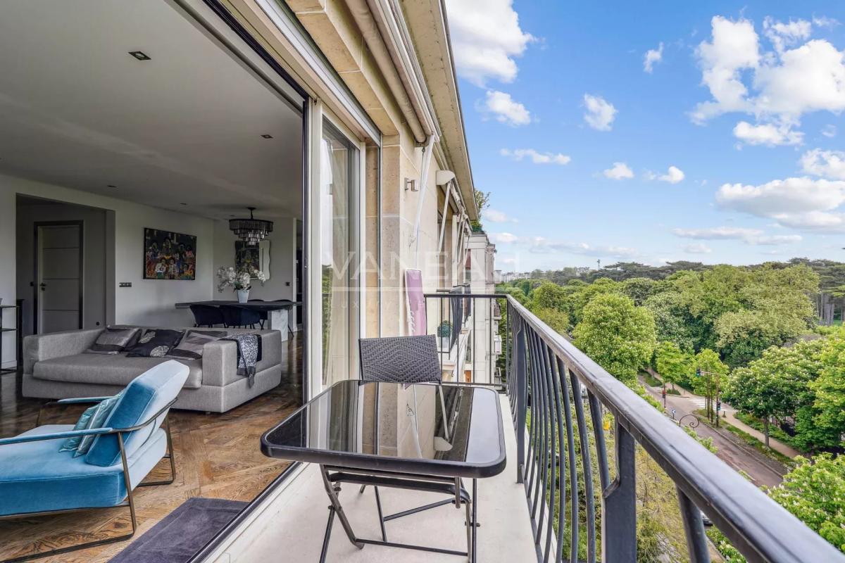 Neuilly Sur Seine - Dernier étage avec vue panoramique face au b