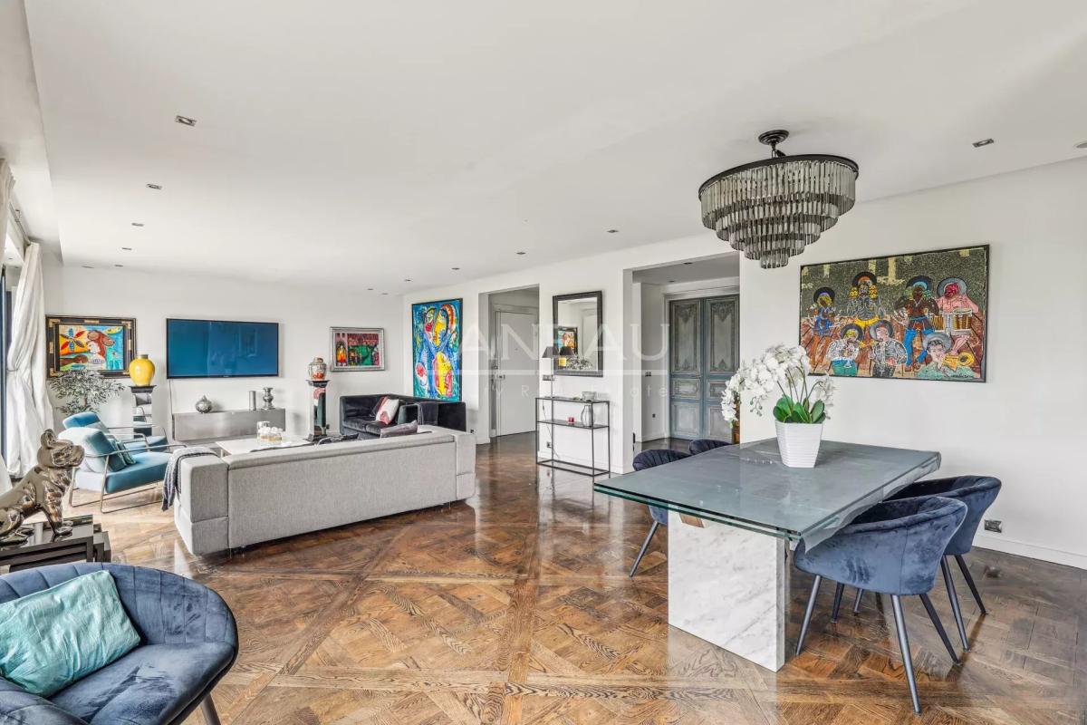 Neuilly Sur Seine - Dernier étage avec vue panoramique face au b