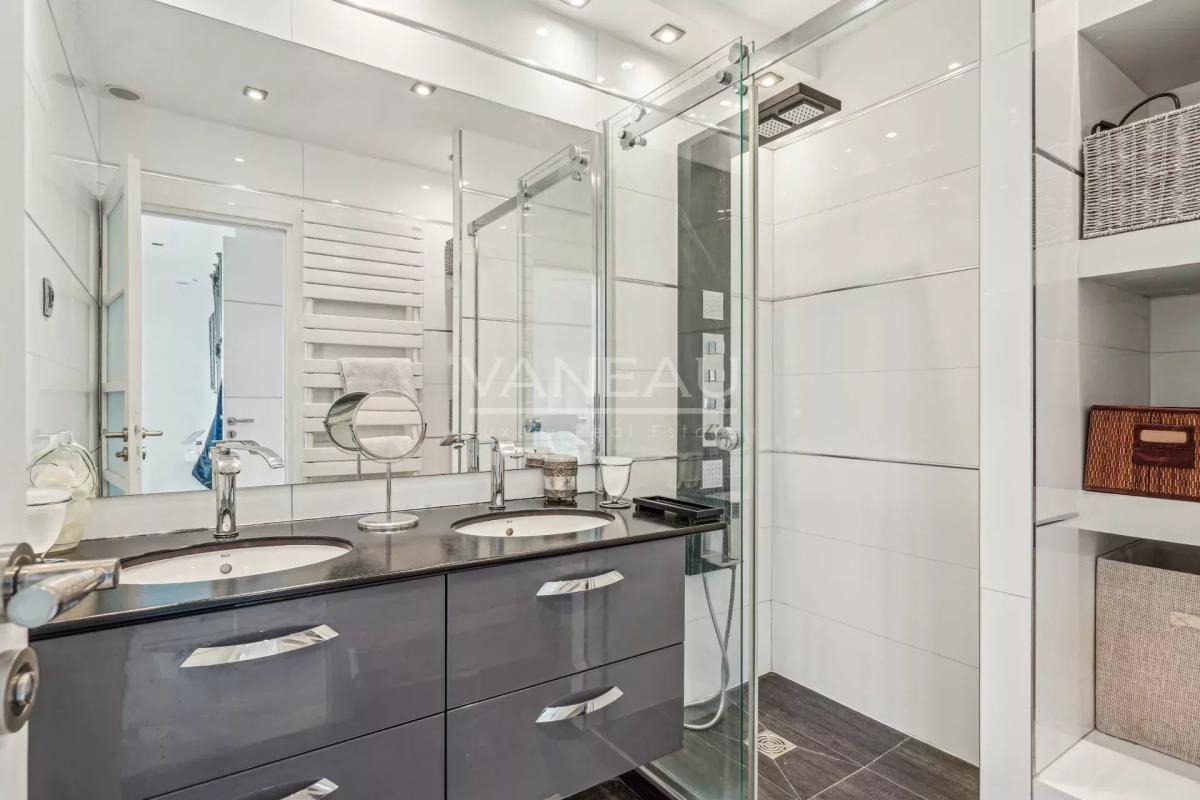 Neuilly Sur Seine - Dernier étage avec vue panoramique face au b