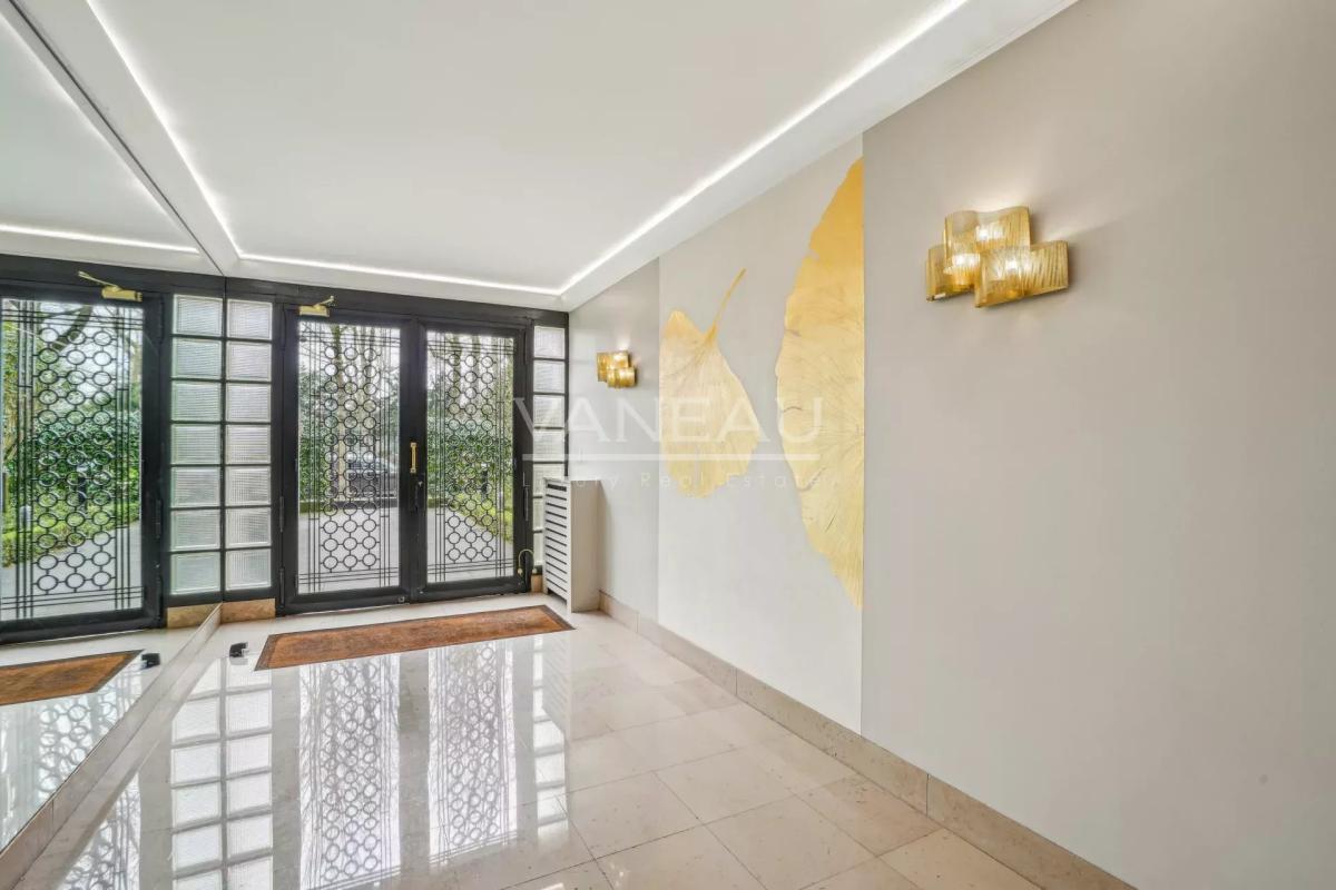 Neuilly Sur Seine - Dernier étage avec vue panoramique face au b