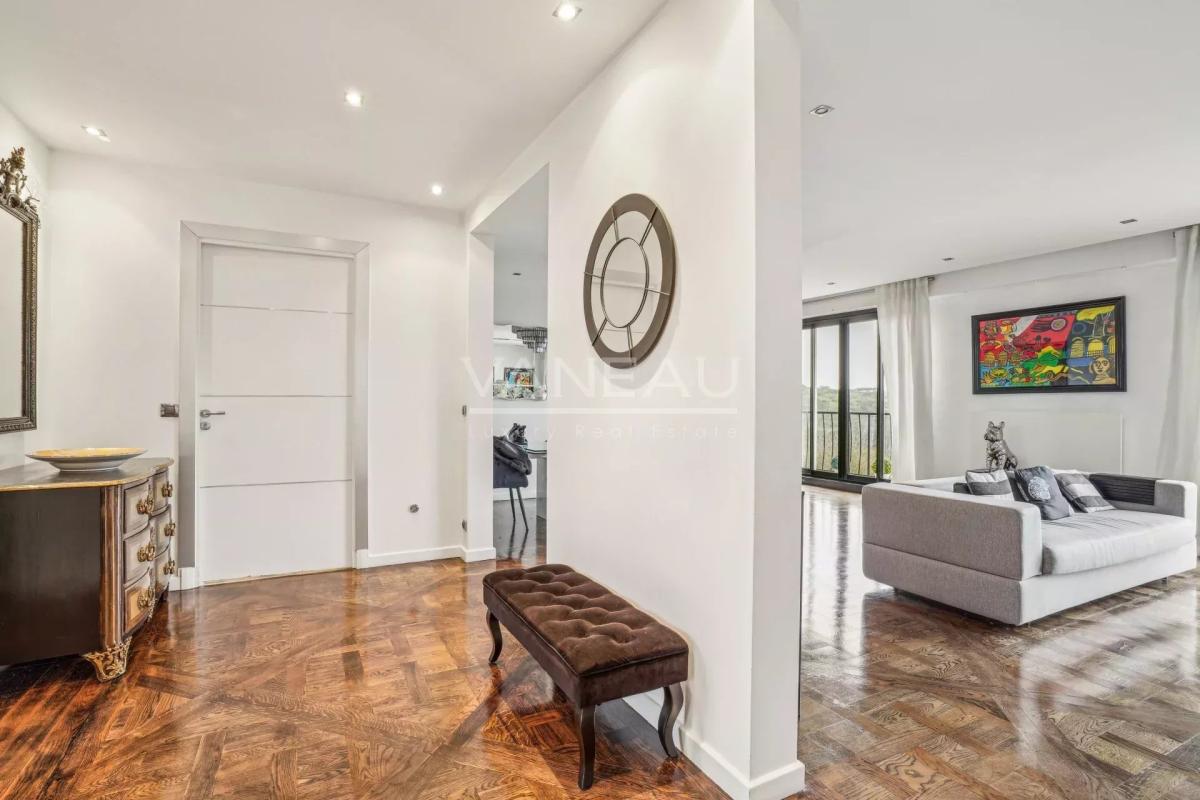 Neuilly Sur Seine - Dernier étage avec vue panoramique face au b