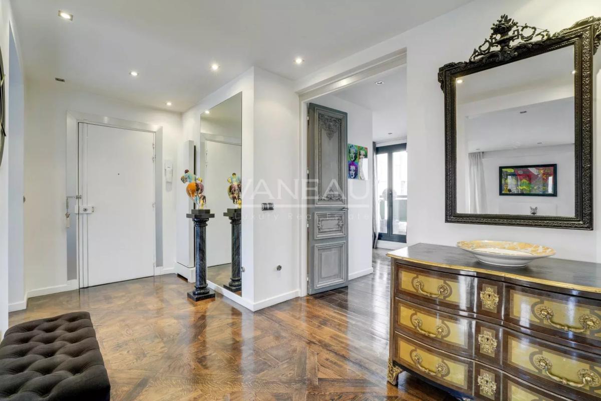 Neuilly Sur Seine - Dernier étage avec vue panoramique face au b