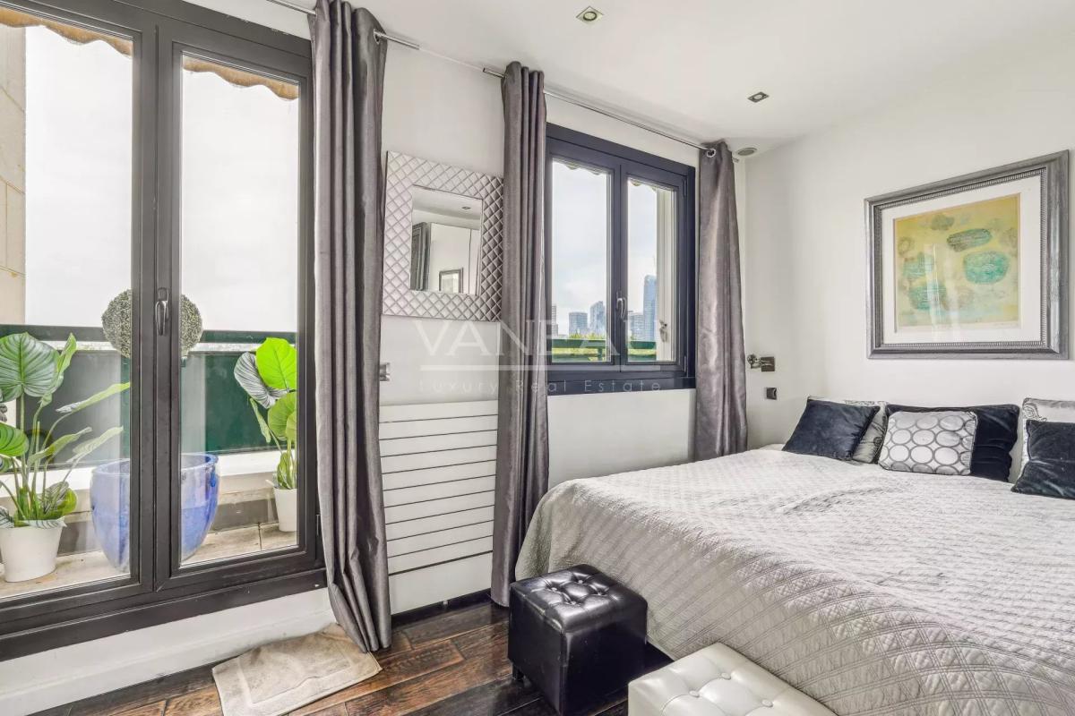 Neuilly Sur Seine - Dernier étage avec vue panoramique face au b