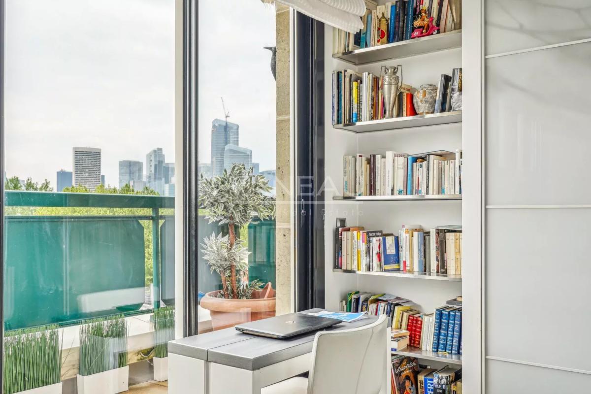 Neuilly Sur Seine - Dernier étage avec vue panoramique face au b
