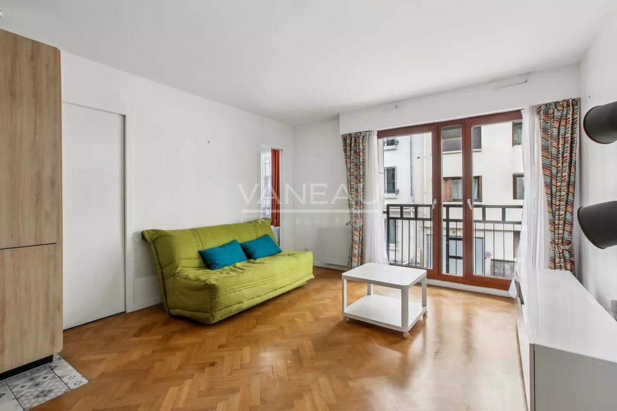 PARIS XIIème - Appartement joliment meublé