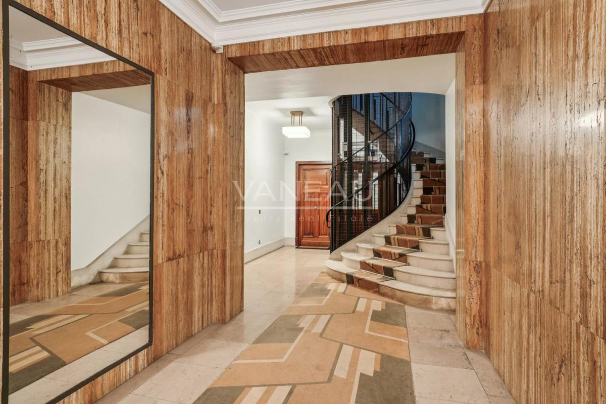 Appartement de 131 m² rénové avec prestations haut de gamme – 3ᵉ