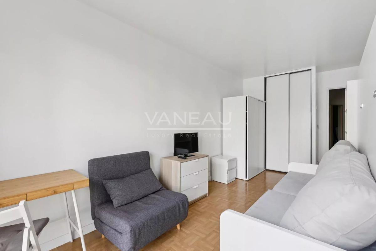 Paris 12e - Studio meublé - Lumière