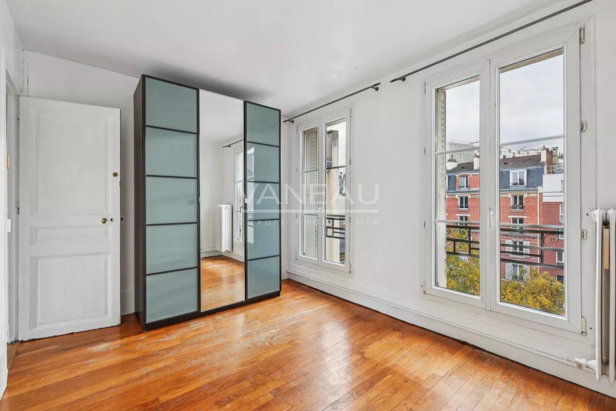 Paris 15ème Boucicaut - 3 pièces avec balcon et vue  dégagée sur