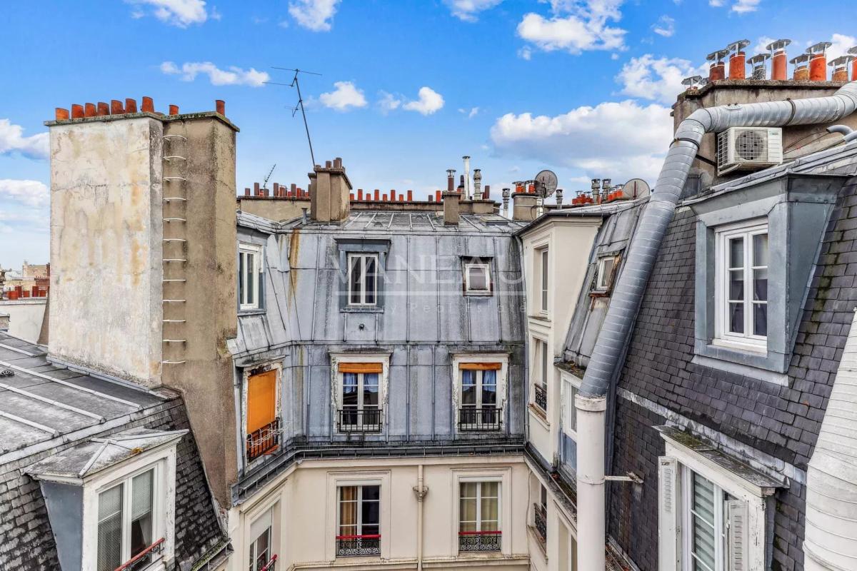 Paris VIIe - Saint Dominique - Etage élevé vue Tour Eiffel