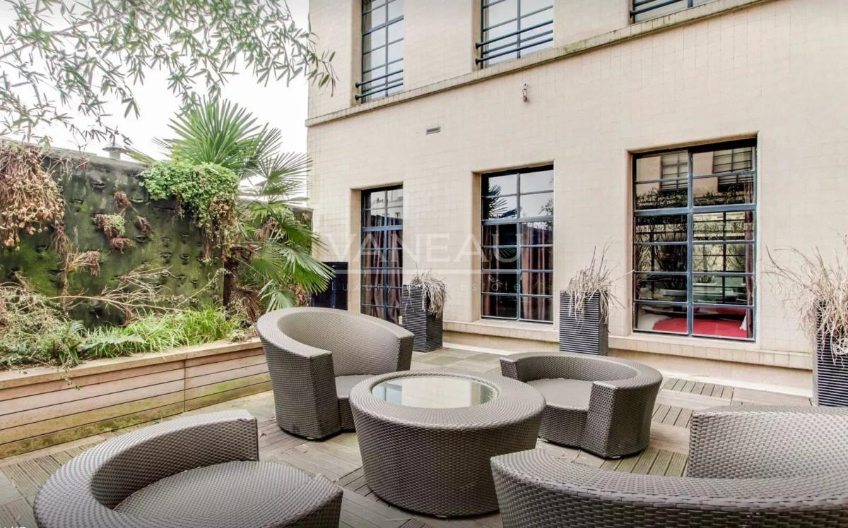 Paris VIII - Bel appartement avec  terrasse