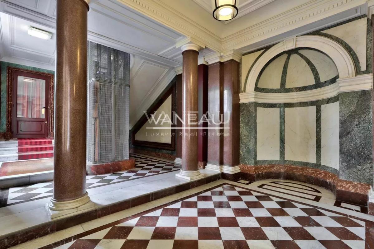 PARIS VIIIe - Faubourg du Roule