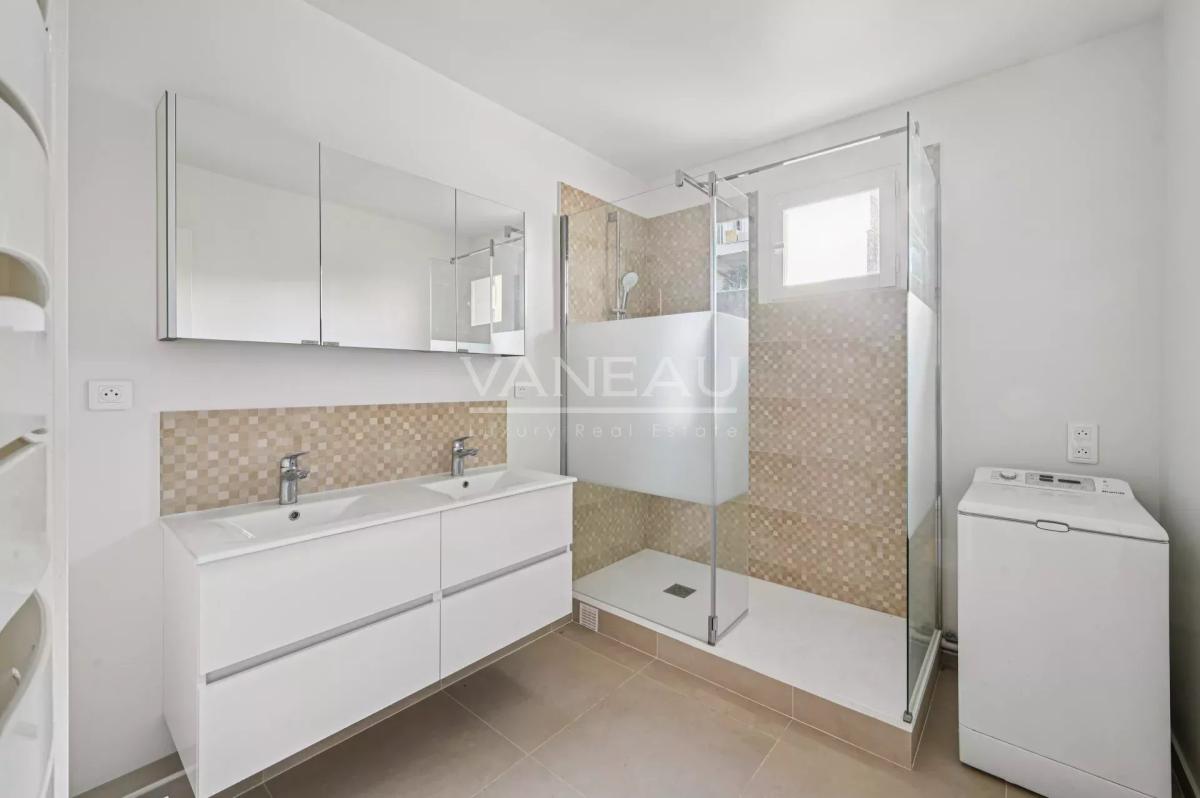 Paris XVe - Vouillé : Appartement trois pièces en très bon état