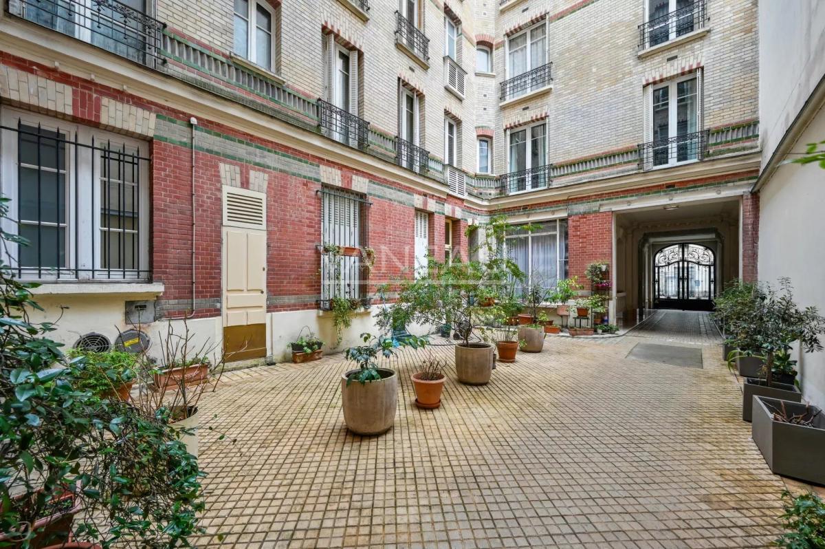 Paris XVe Necker, bel appartement calme dans un immeuble 1930