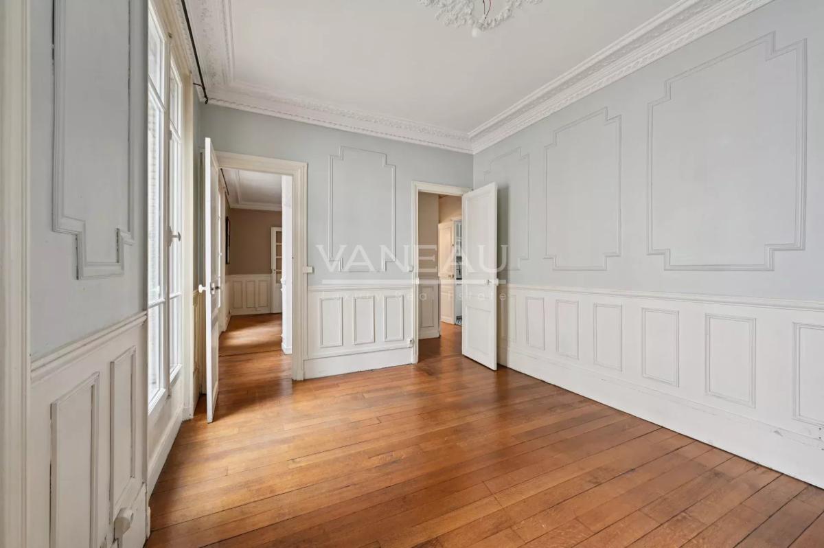 Paris XVe Necker, bel appartement calme dans un immeuble 1930