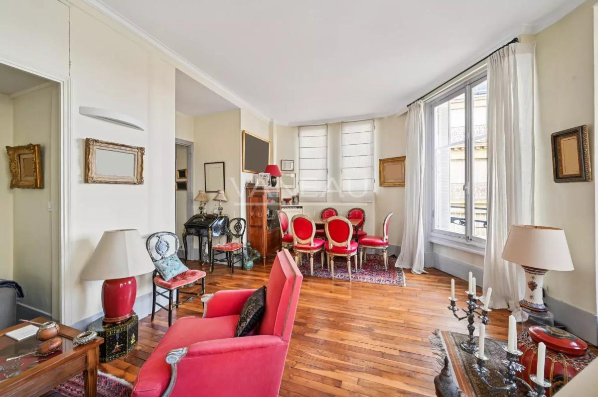 Paris XVIe - Place de Mexico - Appartement en étage élevé